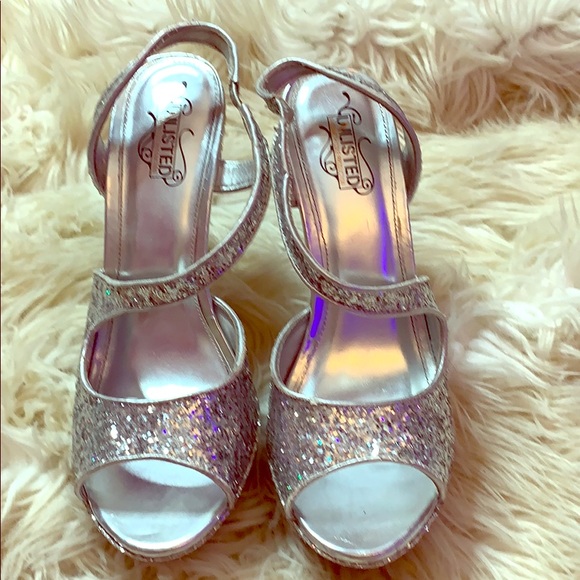 Silver sparkling heels - Picture 1 of 4